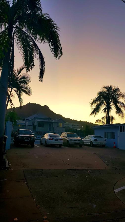 Strand Motel Townsville Exterior photo